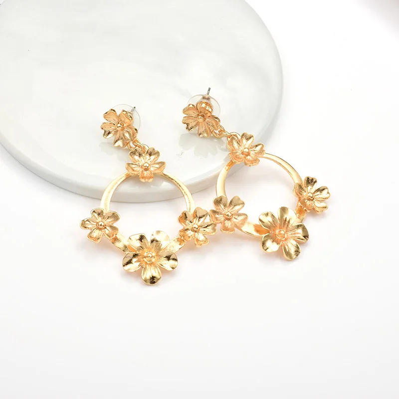 

2019 New Arrive flowers Drop Earrings Statement Metal Dangle Earrings Fashion Trend Pendientes Jewelry For Women Girl Party Gift
