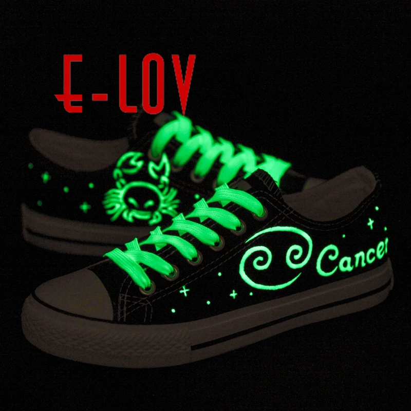 

Fashion Glow Effect Canvas Shoes Low Top Hand Painted Couple Shoes Casual Flats Graffiti Constellation Espadrilles For Women