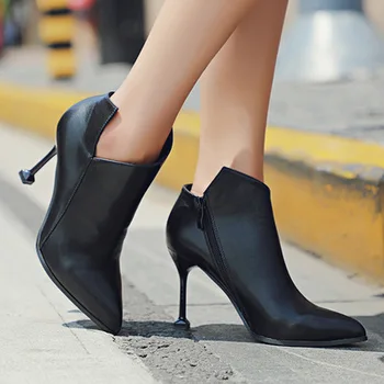 

New short boots for women in autumn and winter 2018