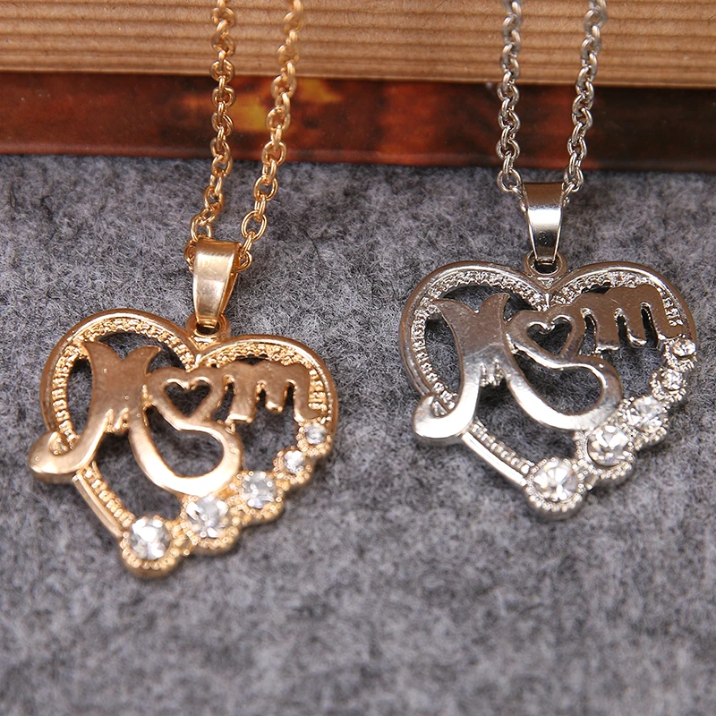 

Sleek minimalist rhinestone peach heart necklace mother's day gift letter MOM love melon button alloy chain I love mom