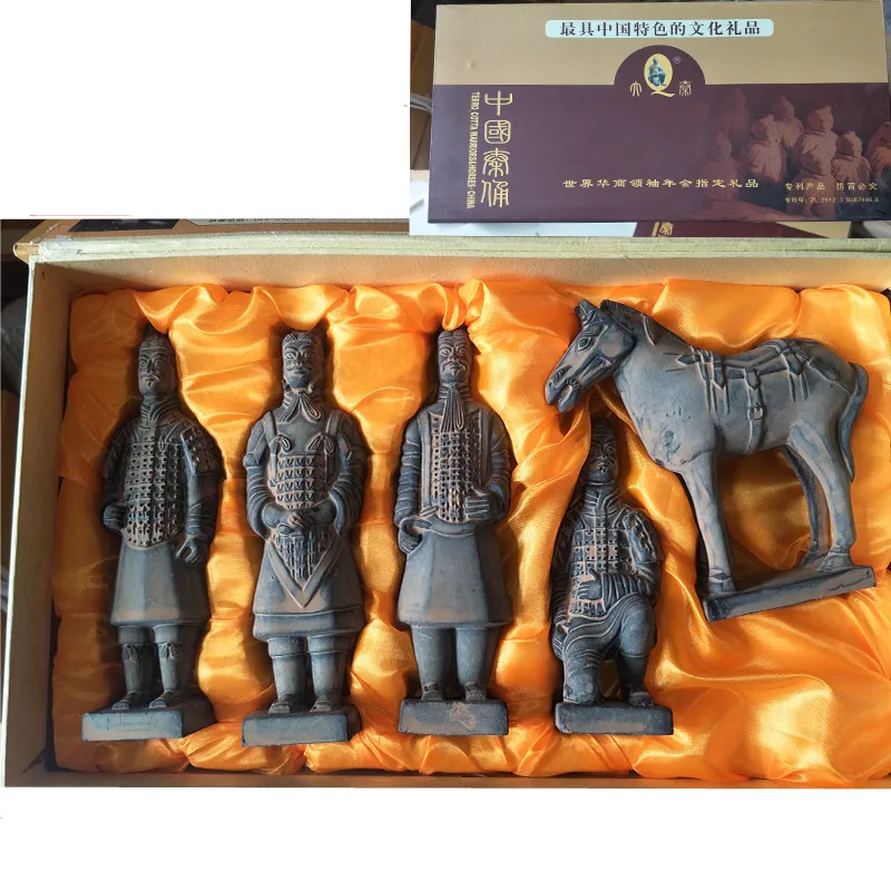 

Ancient Chinese Doll Fine Black Terracotta Warriors and Horses Painted Suit Small Gift with Xi'an Characteristic Room Decoration