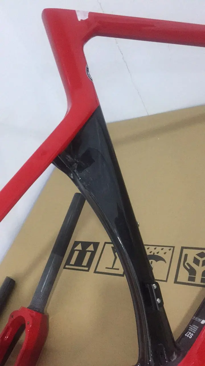 

2019 style road bicycle carbon frame super light carbon cycling carbon frameset glossy finished red black frame +frok seatpost
