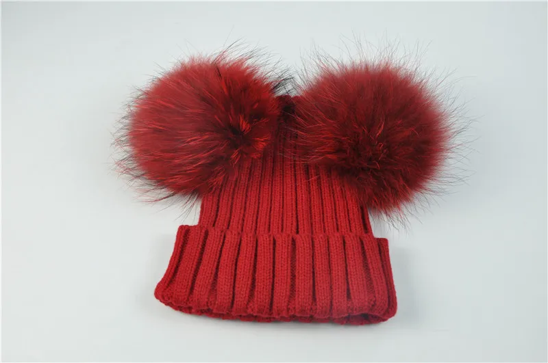 Зимняя Шапка-бини из натурального меха для женщин, женская пушистая двойная шапка с помпоном из натурального меха енота, Шапка-бини с 2 меховыми помпонами
