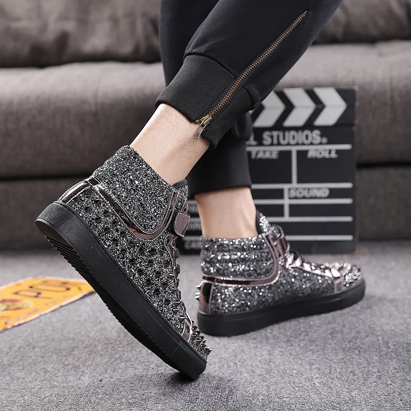 Marca de couro preto prata rebites sapatos