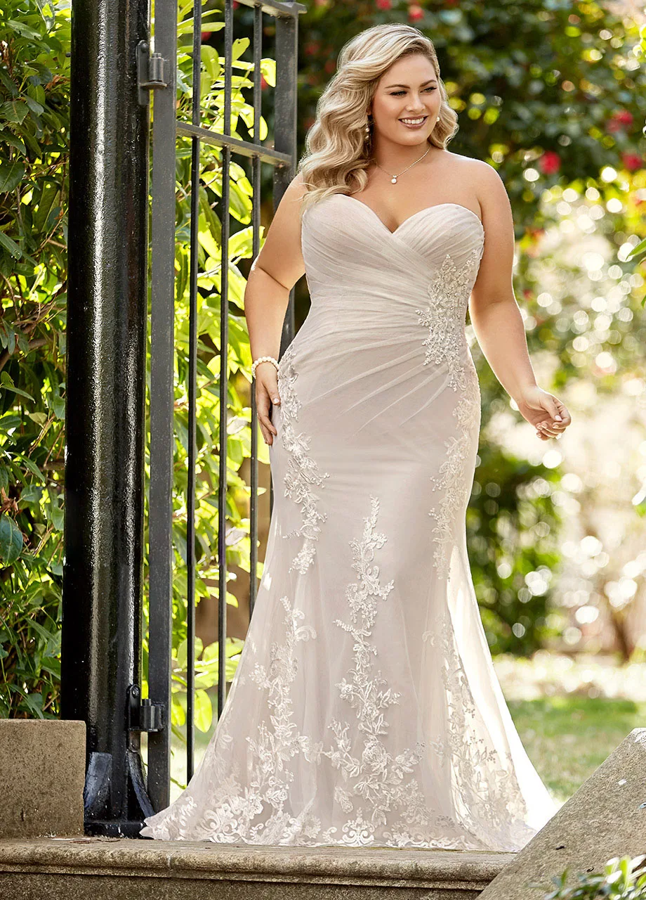 

Plus Size Wedding dresses Sand