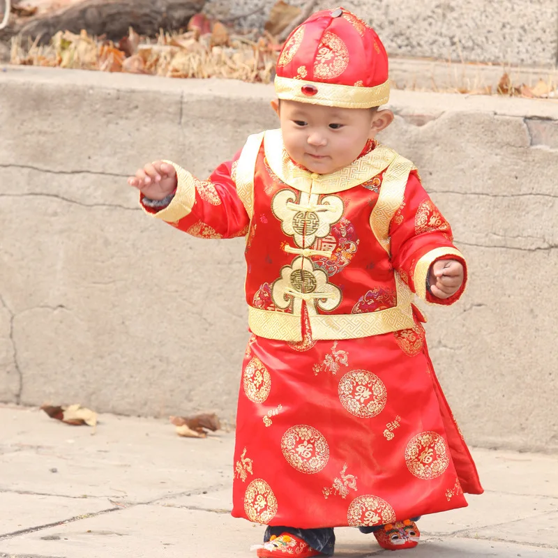 Kopen Katoen 3 stuks Nieuwe Jaar Kleding Set voor Baby Jongens Lange Mouwen Gown + Vest + Hoed Jongen kinderen tang Pak Chinese Traditionele Kostuums