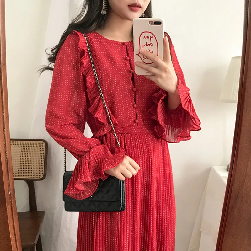 

Han Guodong door to the new spring and summer 2019 women's sweet wave pleated long-sleeved dress