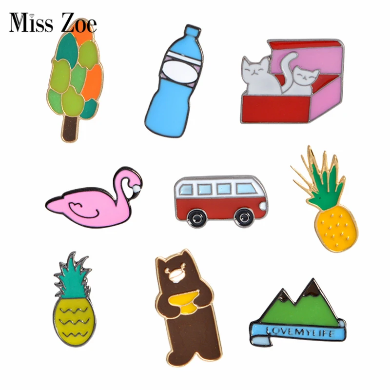 

Miss Zoe Pineapple Bus Cats in Box Bear Swan Mountain Brooch Button Pins Denim Jacket Pin Badge Cartoon Fashion Jewelry Gift