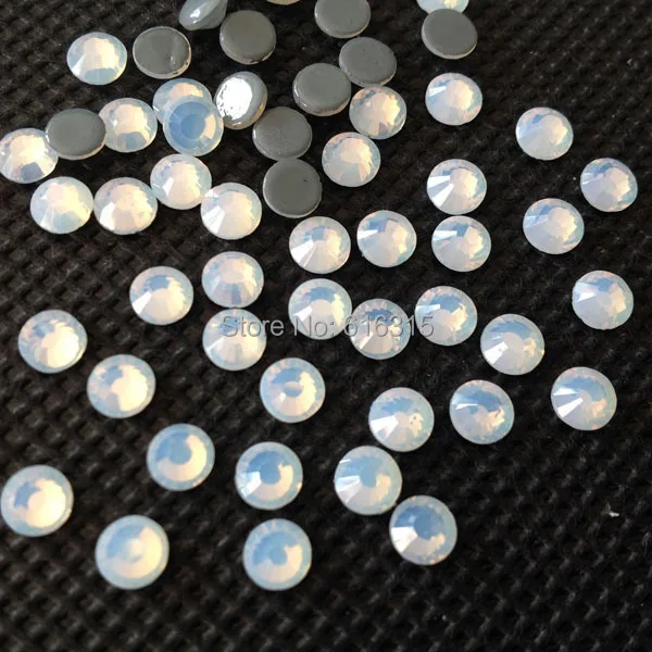 

Free shipping !! SS 16 size 4mm Hot fix rhinestone white opal for arabic wedding dress 1440 pcs each pack