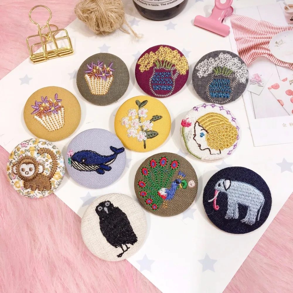 

Korea Handmade Fabric Embroidery Animal Flower Round Badge Brooches Pins Fashion Jewelry For Girls Woman Accessories-SWGWBH124E
