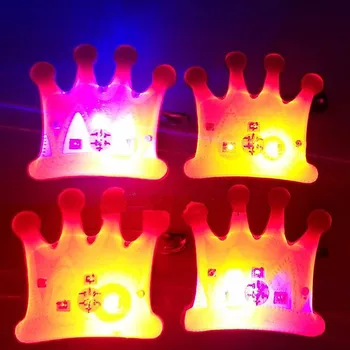 

New Children Kids Crown LED Flashing Blinking Brooch Pin Glowing Badge Jewelry Gift Halloween Glow Party Supplies