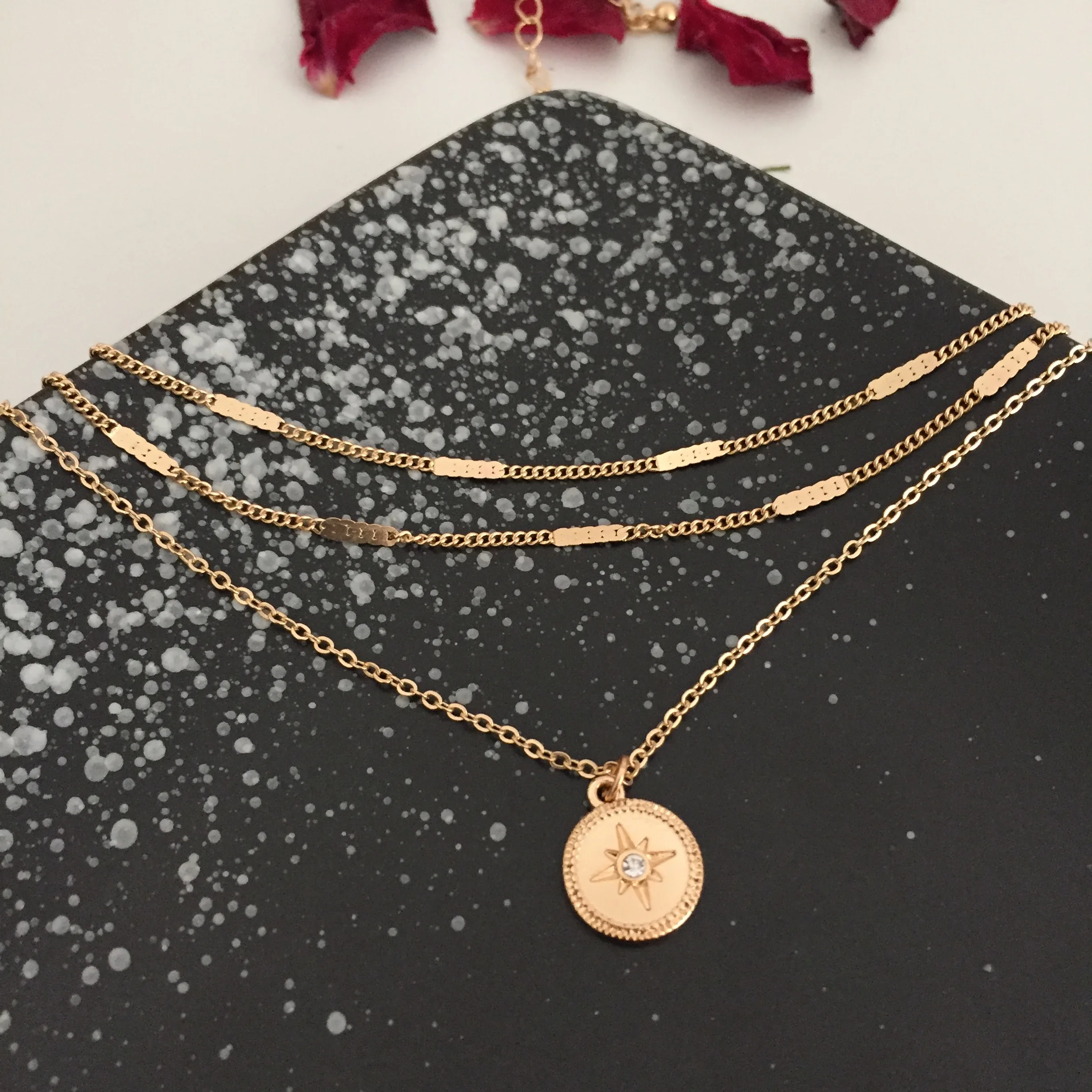 

CASUAL WOMEN NECKLACE GOLD COLOR PLATING ROUND DISC WITH CLEAR STONE PENDANT LAYERED