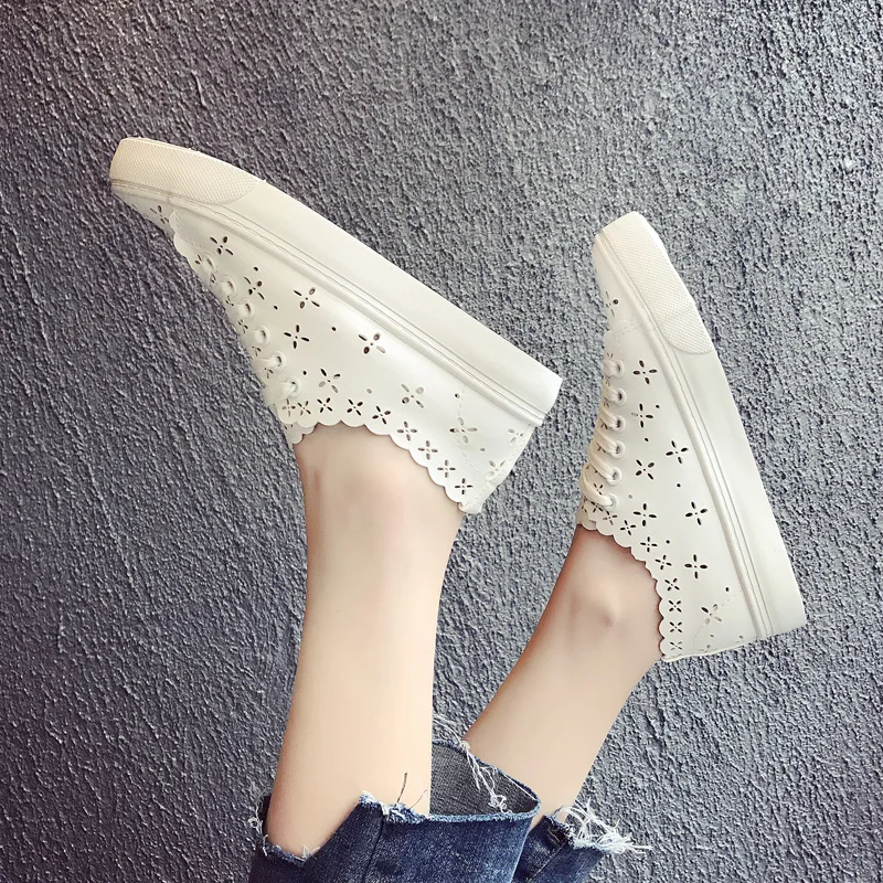 

2018 new shallow-mouthed small white shoes female hollow-out breathable lazy Korean version Joker flat shoes Solid Yasilaiya