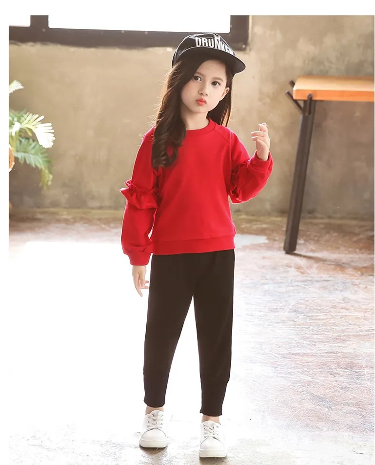 

Free shipping Korean style spring/autumn long-sleeved Sweatshirt sweater with macrame+ sweatpants sports suit set for girls