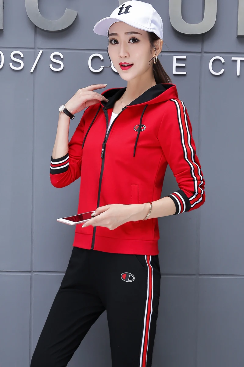 Комплект женской весенне-осенней модной корейской одежды с длинными рукавами, большой размер, тонкая повседневная одежда, свитер с капюшоном, костюм из трех предметов, красный, черный