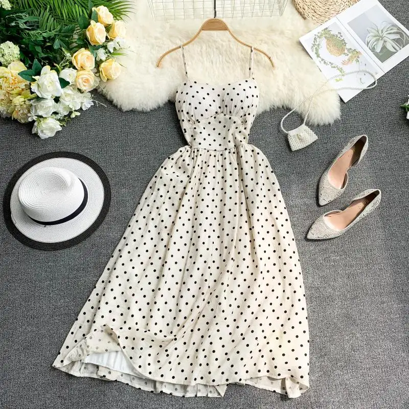 

2019 new fashion women's dresses Seaside holiday fresh and sweet polka-dot V-neck waist slimming dress