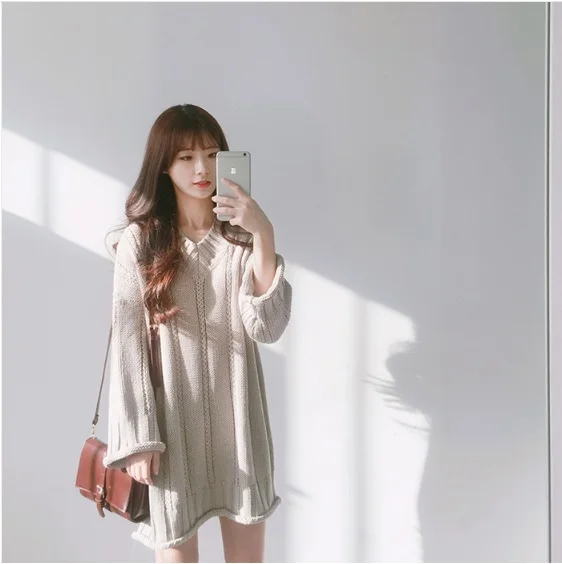

Retro 2018 Autumn Korean Style Women Knit Sweater Dress V-neck Long Sleeve Formal Loose Hollow Out Dress Vestido De Festa XL593