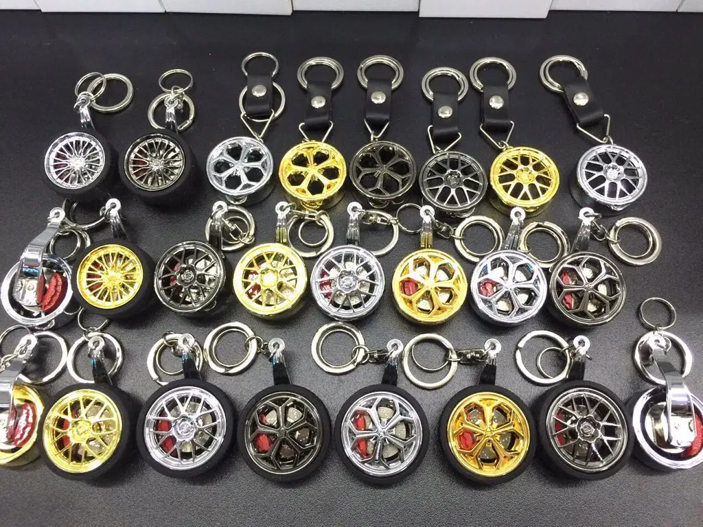 

2018 Hot Wheel Rim Tyre Keychain Keyring Key Chain Ring Keyfob with Brake discs Alloy Car Auto Wheel Rim Keychain Black Silver