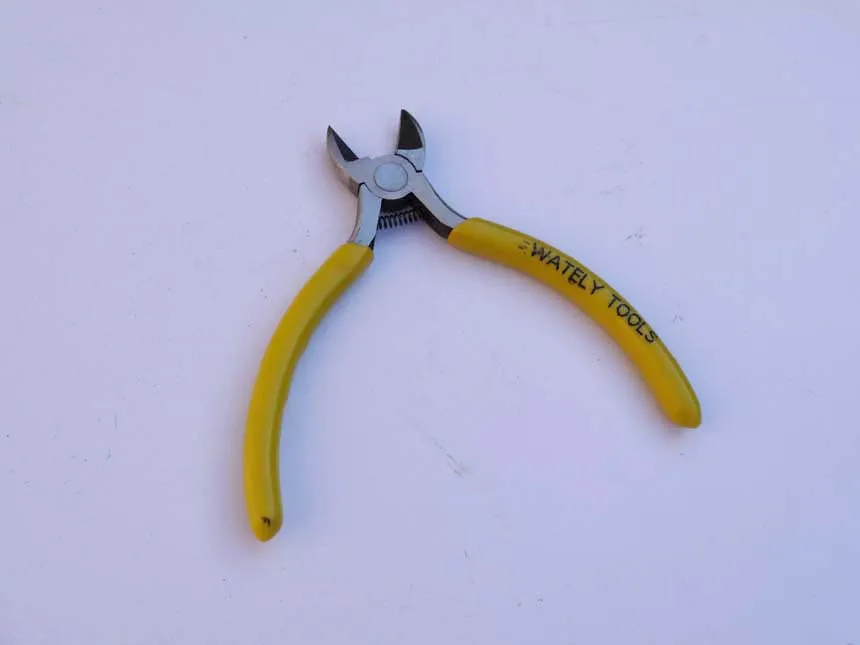 

Cut the sugar wire professional with cutting pliers Squid wire clip vise sharp nose pliers wire screwdriver set candy bar making
