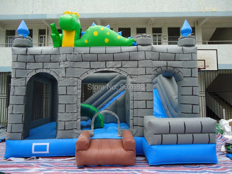 bouncer castle01