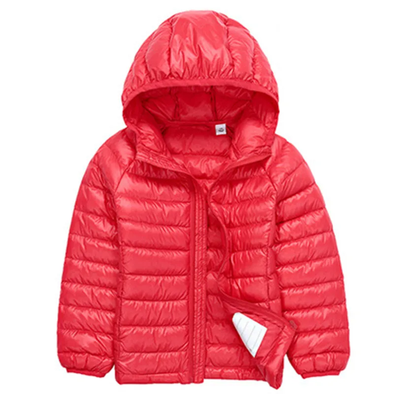 Осенне-зимняя куртка детский ультралегкий пуховик Детское пальто с капюшоном куртка-пуховик на 90% утином пуху тонкая короткая парка с перьями для мальчиков и девочек - Цвет: Red