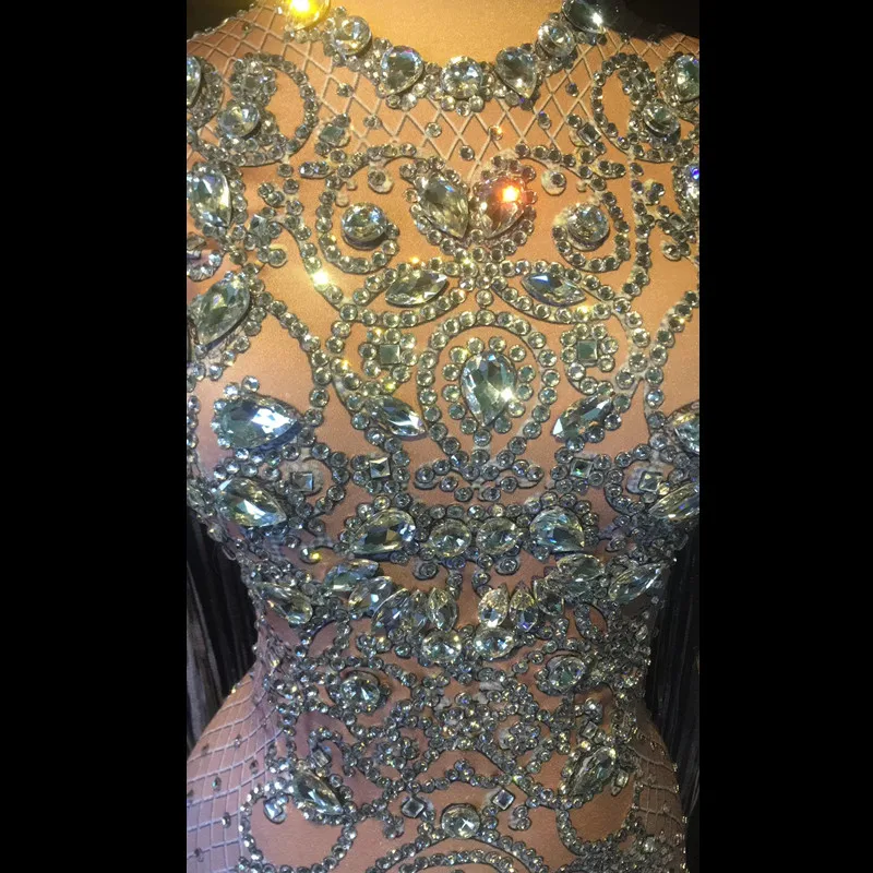 Ceny Kryształy długi Tassel Party Bodycon sukienka kobiety długie rękawy Prom wesele piętro długość dżetów sukienka piosenkarka etap sukienka