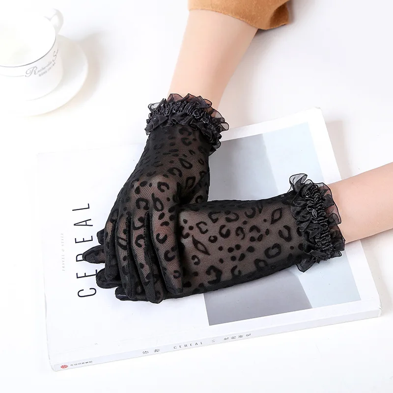 

Summer sexy black leopard ladies lace sunscreen gloves fashion lace flocking mesh short thin gloves B68