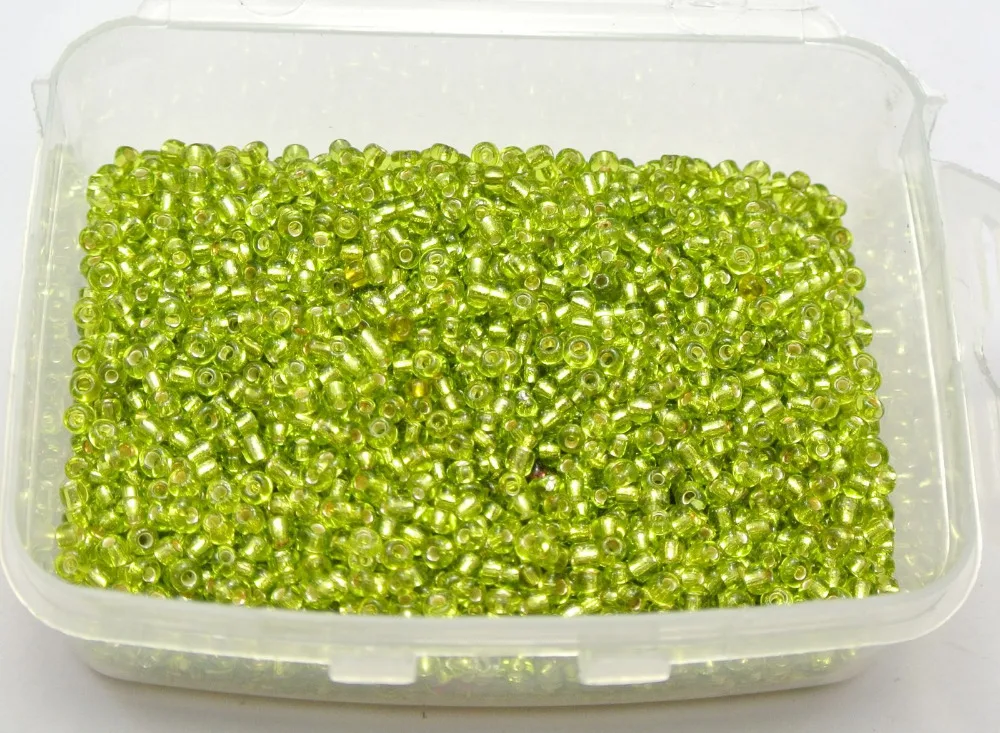 

5000 Glass Seed Beads 2mm silver lined Light Green + Storage Box
