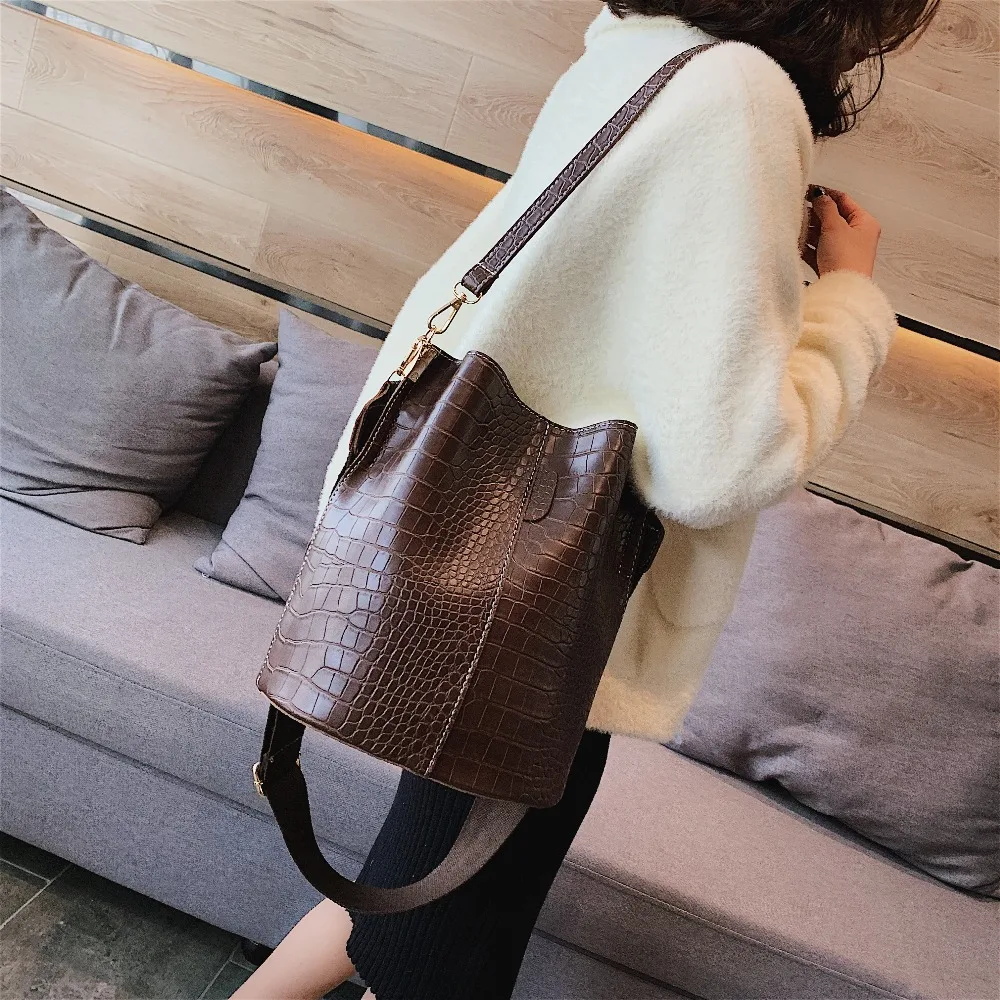 خمر الجلود حجر نمط حقيبة كتف Crossbody حقائب للنساء 2019 جديد أزياء حقائب والمحافظ سستة دلو أكياس
