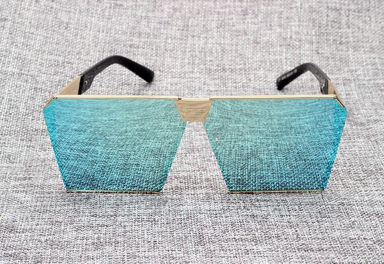 UT8LYUwXyNXXXagOFbXR