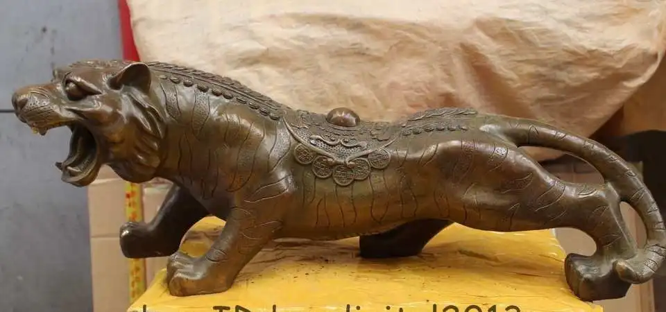 

25" Chinese Copper Folk Animal Fengshui Zodiac Year Tiger Statue Sculpture
