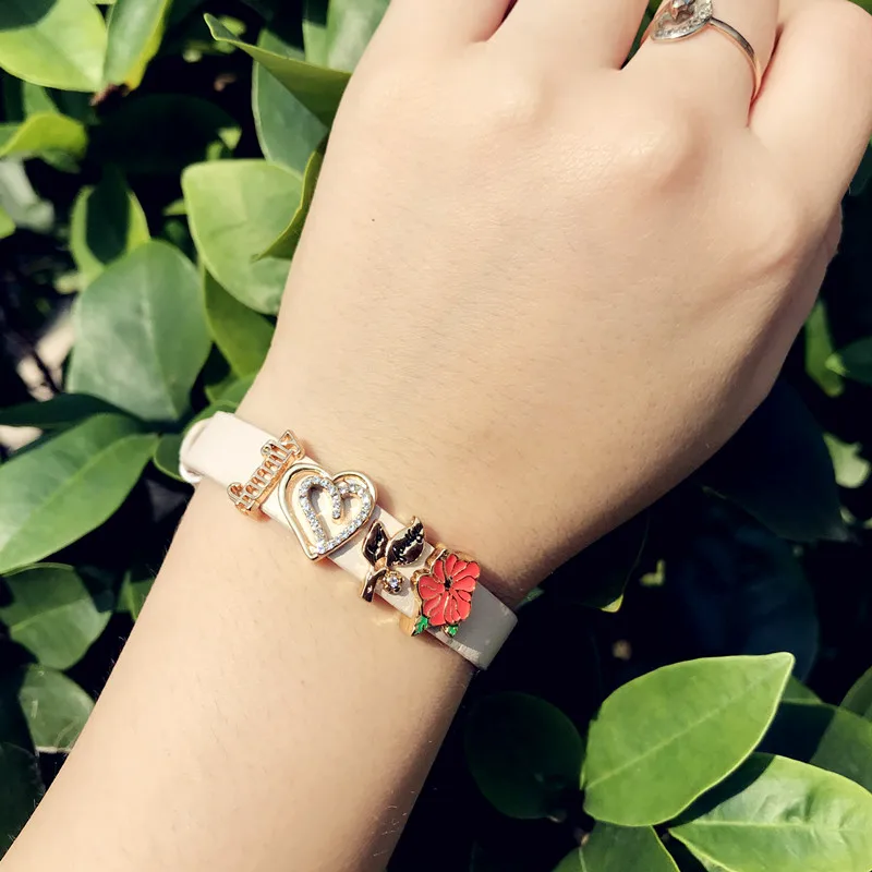 

SANSHOOR New Jewelry Slide Charms Family Shiny Heart Gold Love Family Leaves with Red Flower for Mesh and Leaher Bracelet