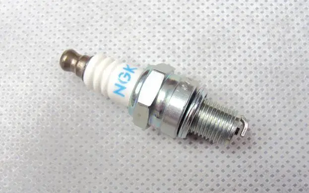Японский Свеча зажигания NGK CMR7H с высоким энергопотреблением для 2 тактного