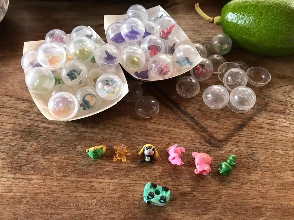 

200pcs Good Quality 28mm Chinese Version Squinkies Capsule balls with soft rubber cartoon figure car Mini Capsule Toy For Kids