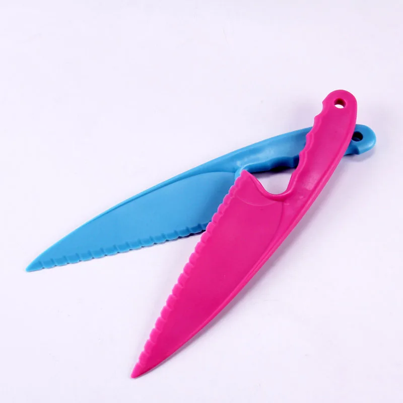 100pcs Colorful Food Grade Plastic Scraper Cake Knife Mousse Bread