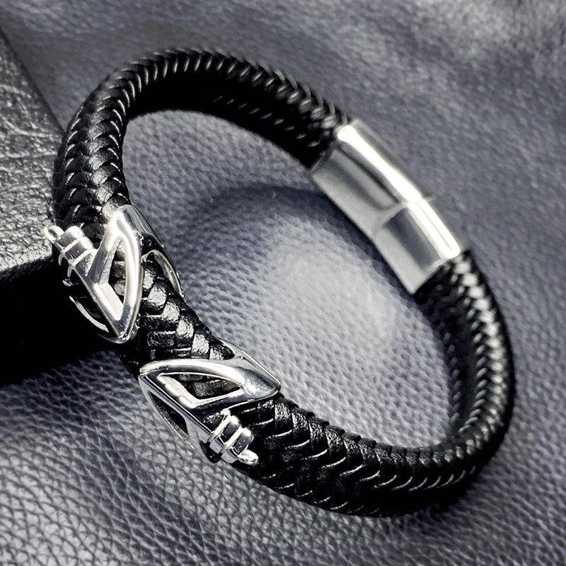 

Trendy Braided Leather Bracelet for Men Handmade Jewelry Men Stainless Steel Magnetic Clasp Mens Bracelet Punk Wristband SP0093