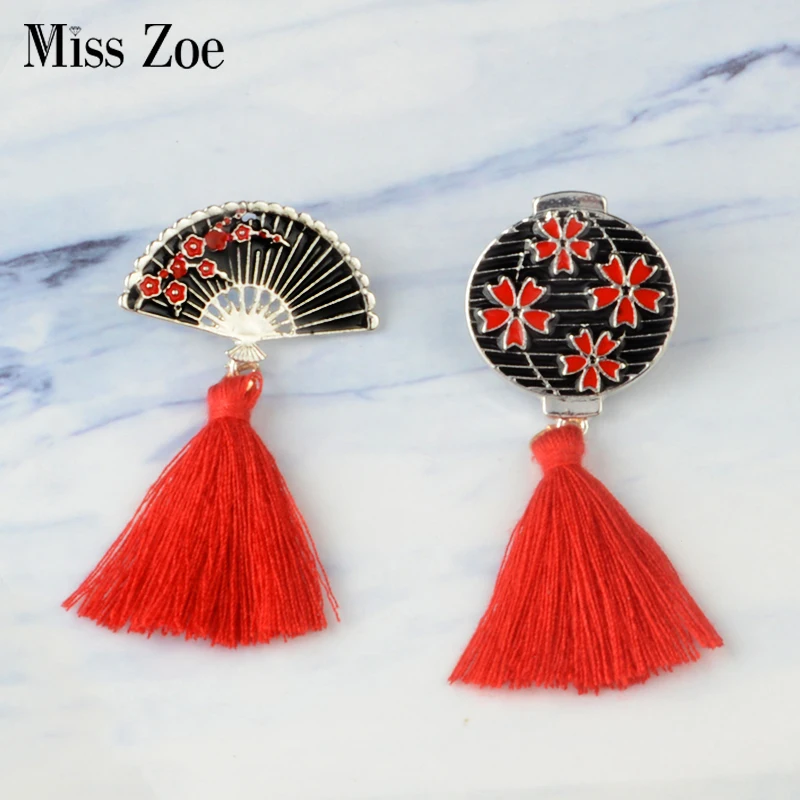Japanese style Enamel pins with red tassels Vintage lantern fan Brooch
