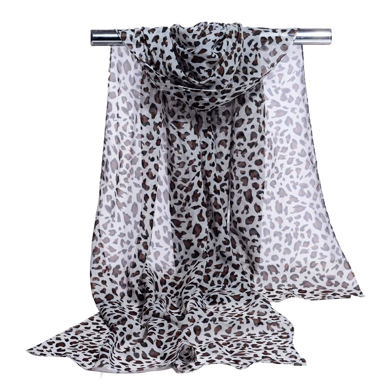 

Fashion Small Leopard Printed Hijab Scarf Women Shawl Femme Bandanas Cachecol Polyester Women Active Wrap Scarves