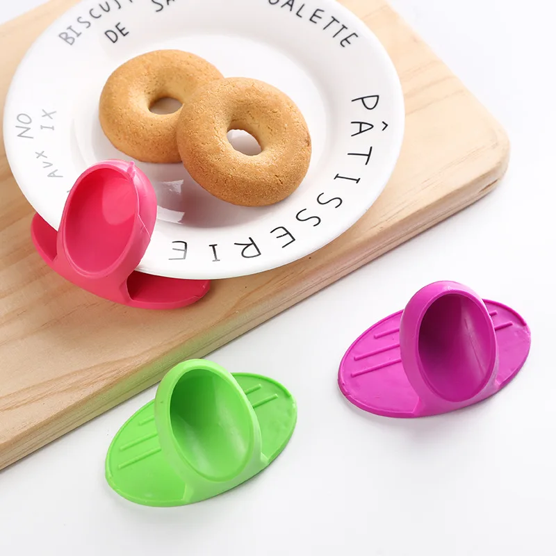 

2PCs Cute Silicone Heat Resistant Gloves Clips Insulation Non Stick Anti-slip Pot Bowel Holder Clip Cooking Baking Oven Mitts
