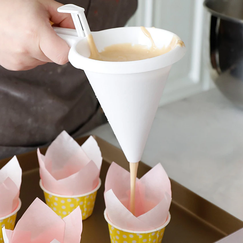 Adjustable Chocolate Funnel for Baking Cake Decorating Tools Easy Operating Candy Handheld Cupcake Pancake | Дом и сад