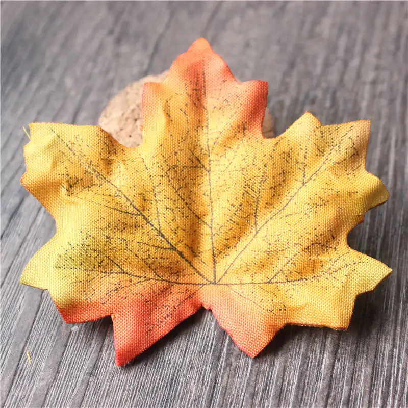 50 шт. ширина 8,5 см искусственные шелковые кленовые листья для дома, свадебные украшения, разноцветные осенние яркие искусственные листья цветов - Цвет: yellow orange