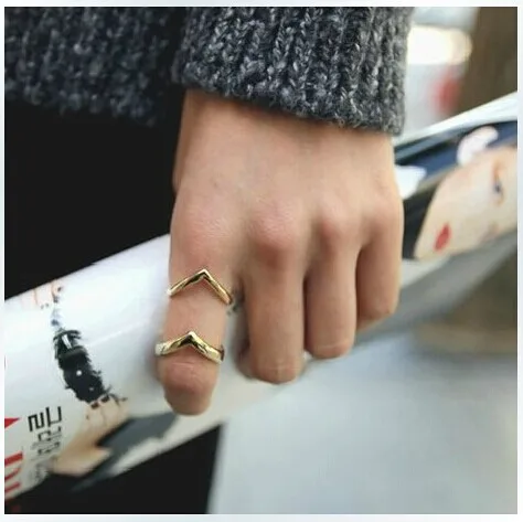 

2018 New Arrival V-Shaped Ring for Women Girl