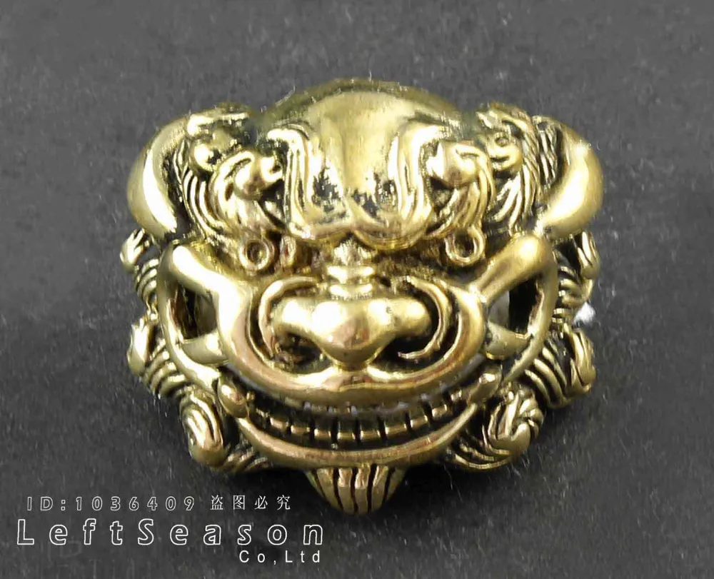 

Screw-eye Son of Dragon Head Brass concho for wallet Leather Craft
