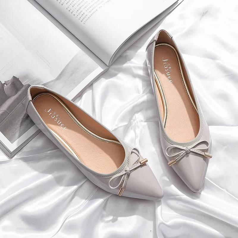 

2019 summer new fashion simple solid color flat shoes women comfortable wild bow casual shoes.