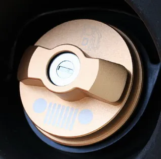 Новейшая высококачественная внутренняя крышка топливного бака, крышка газовой крышки, наполнитель, крышка из алюминиевого сплава для Jeep Wrangler 2007 Up - Цвет: Золотой