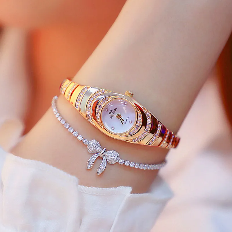 جديد حار الذهب و الفضة روز الذهب لا حجر الراين الرقمية مقياس الراقية صغيرة سلسلة ووتش الإناث الجدول الأزياء و عارضة جديد حار الذهب و الفضة روز الذهب لا حجر الراين الرقمية مقياس الراقية صغيرة سلسلة ووتش الإناث الجدول الأزياء و عارضة