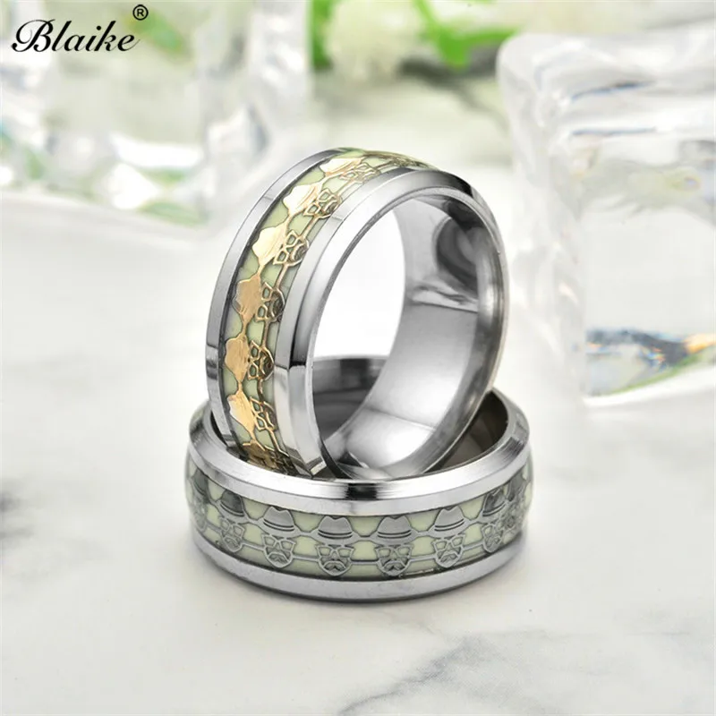 

Blaike Unique Old Men Head Pattern Gold/Silver Glowing Rings for Women Men Personality Titanium Steel Ring Stainless Steel Bands