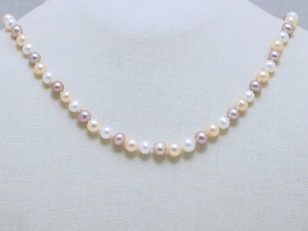 

0002546 Multi-Color Pearl Necklace with 14KGP Yellow Gold filled clasp (A0501)