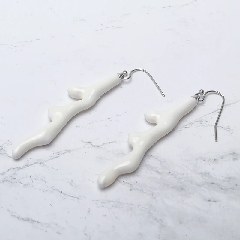 

Fashion acrylic tree pendant stylish earrings
