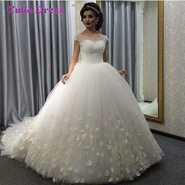 Luxurious Wedding Dress 2016 Scoop Sparkly Beading Top Ball Gown
